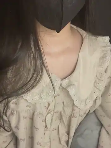 Qiuhua337 – [Stripchat] Rides Fisting Pussy Home Alone – 2025-03-31 01:34:25