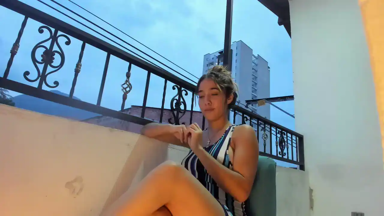 Lesly_r0 – [Amateur.tv] Russian Girl Whores Sexy Sister – 2026-07-09 02:53:42