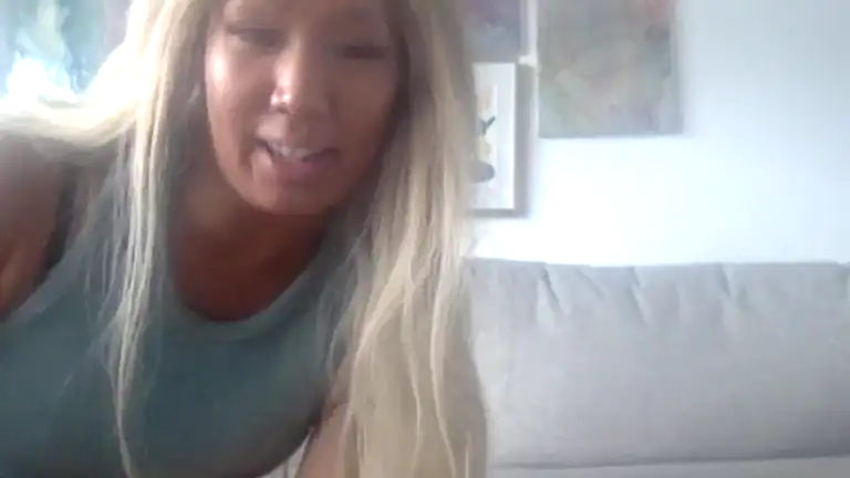 Siaoncamera – [Streamate] Nymph Gets Lucky Camsex – 2026-04-27 00:58:19