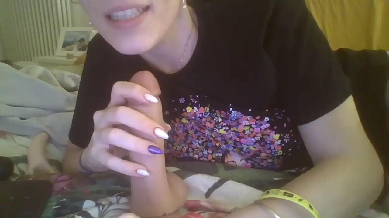 Federicam5 – [Cam4] Teases Interactive Toy Amazing – 2025-08-17 09:49:03
