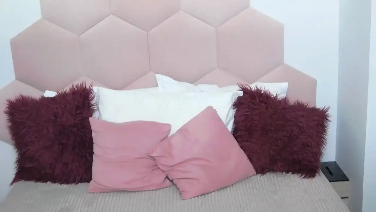 Bea-sweets – [Flirt4free] Lips Big-ass Babes – 2025-08-24 07:30:43