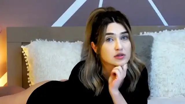 Bea-sweets – [Flirt4free] Young Slut Hidden Show Licking – 2025-03-17 04:59:48