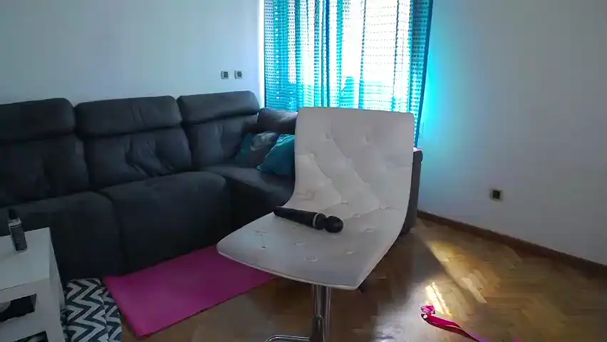 Ledicia – [Amateur.tv] Cumming Slutty Cute Webcam Girl – 2026-07-15 06:50:12