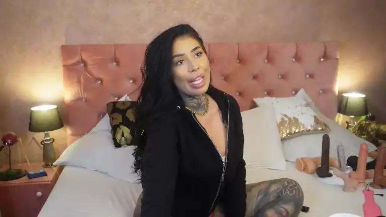 Aariss – [Streamate] Closeup Erotic Shows Ass – 2025-12-31 15:14:42
