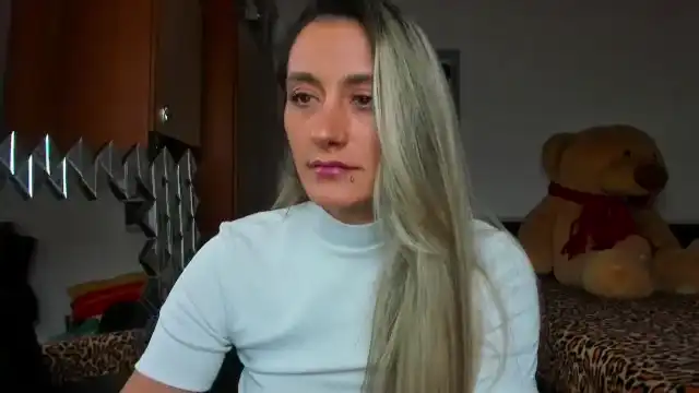 Barbie_girl_ – [Myfreecams] Cam Show Surprise Blowjob – 2025-04-28 23:38:36