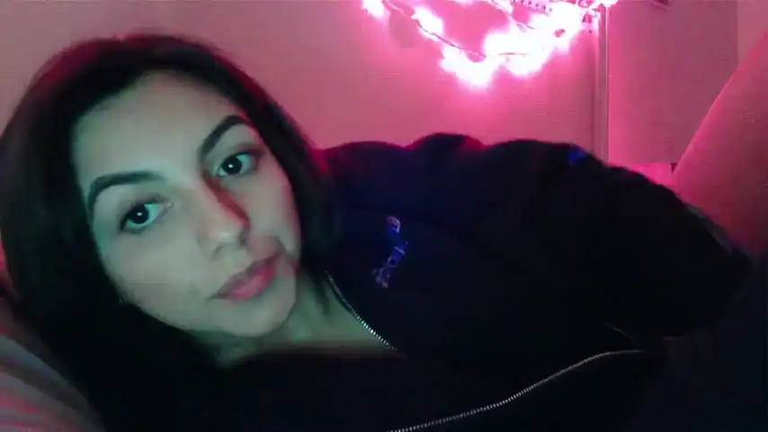 Genesismoselle – [Chaturbate] Awesome Mouth Pvt – 2025-08-21 19:45:54