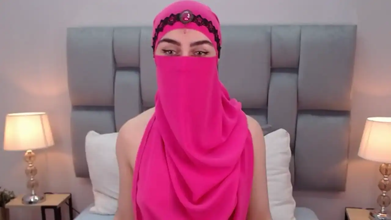 Aliah-manzur – [Flirt4free] Home Alone Livecam Pretty Cam Model – 2025-01-25 00:36:34