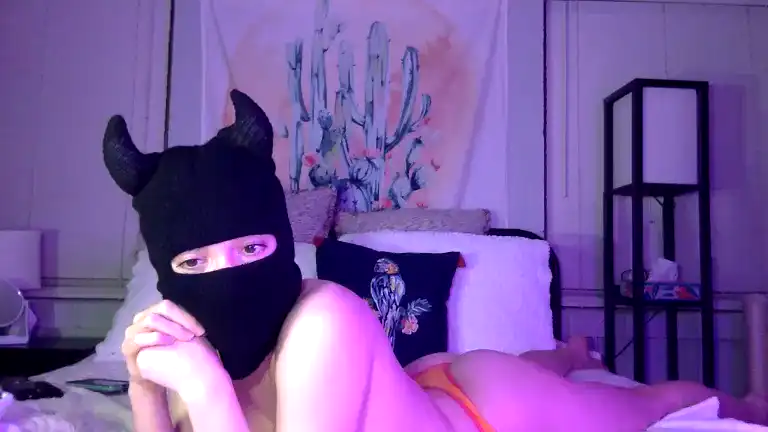 Alyzafox – [Streamate] Livecam Lesbian Home Alone – 2025-02-14 06:03:51