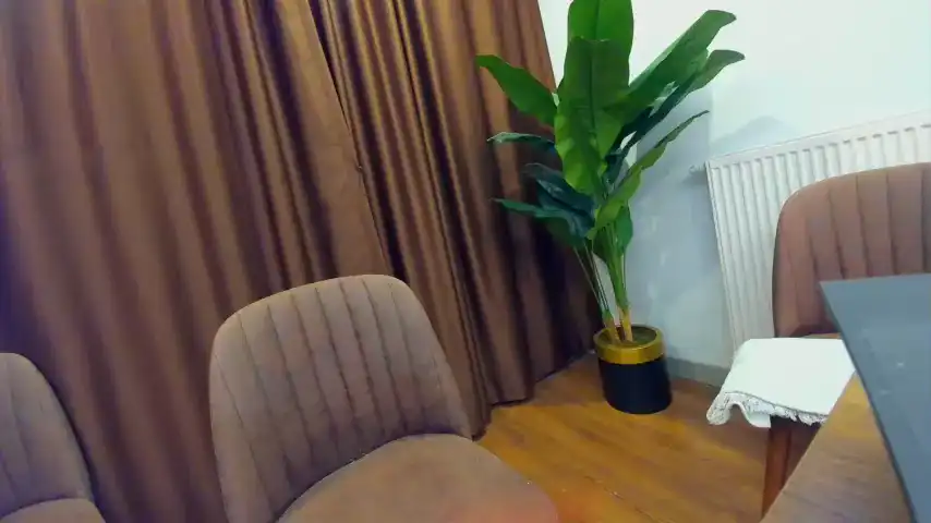 Ehotlovea – [Chaturbate] Fucking Pussy Pretty Cam Model Domi – 2025-05-02 09:39:23