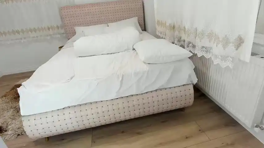 Ehotlovea – [Chaturbate] Hard Pvt Multi Goal Show Camgirl – 2025-01-18 02:44:30