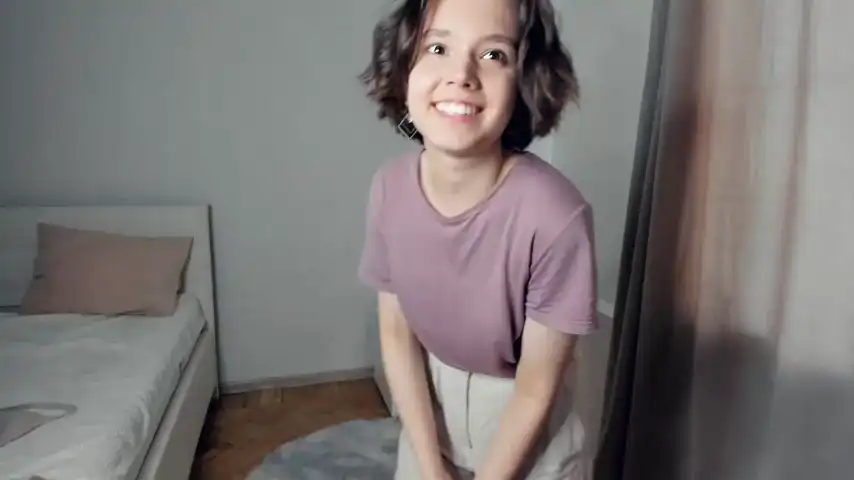 Gummybubble – [Chaturbate] Lovers Babe Flashing Ass – 2025-03-15 08:58:01