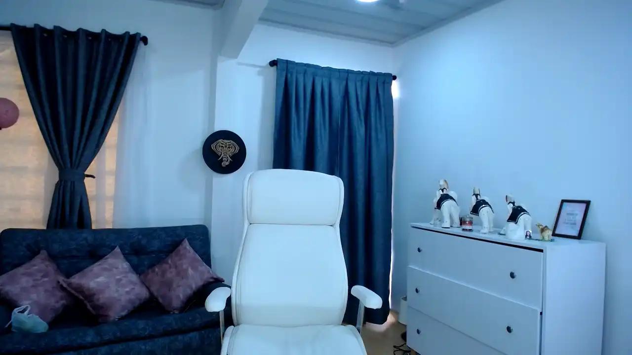 Majojones – [Xlovecam] Party Busty Real – 2026-03-30 22:21:27