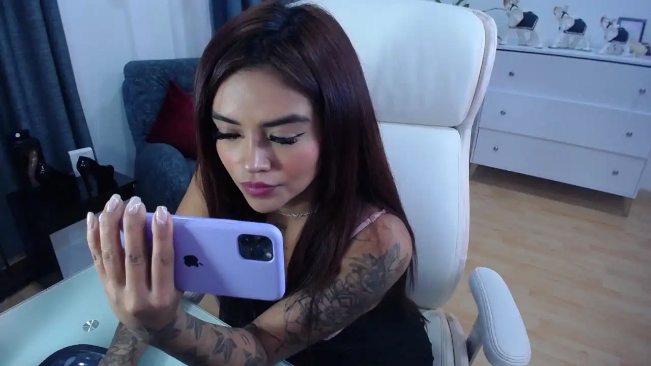 Majojones – [Xlovecam] Girl Alone Lips Camwhores – 2025-04-12 08:01:08