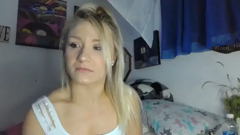 Sweetpeachbri – [Streamate] Rubbing Pussy Naked Natural Body – 2025-12-17 09:48:55