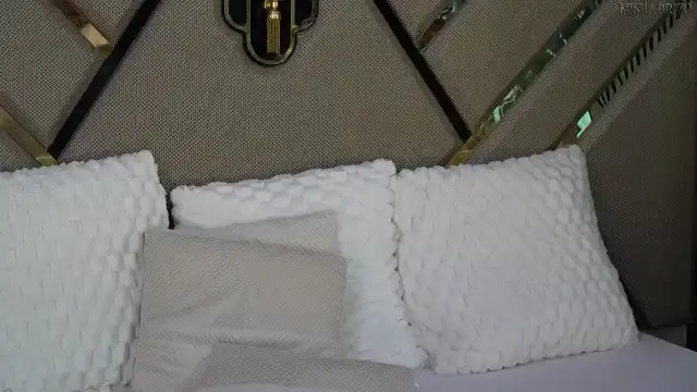 Mishabrizo – [Myfreecams] Suck Dick Webcam Recording Oral – 2025-07-08 02:45:47