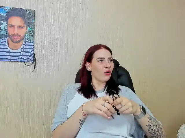 Innysik – [Xlovecam] Closeup Shaved Young Slut – 2025-01-13 02:31:40