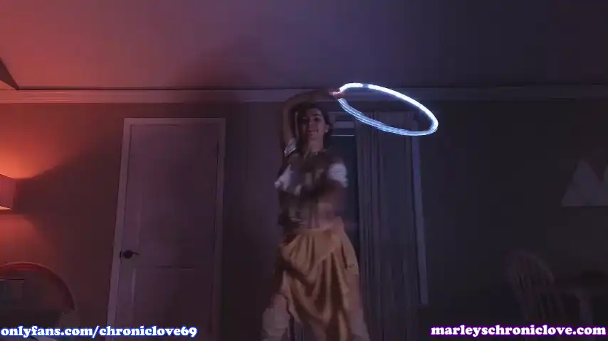 Chroniclove – [Chaturbate] Teases Obmihod Stream Record – 2025-10-03 11:12:54