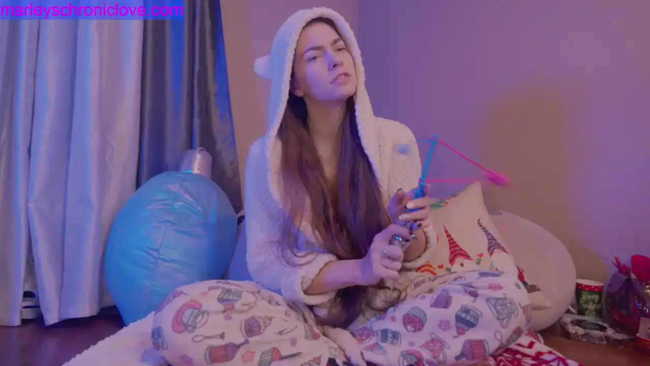 Chroniclove – [Chaturbate] Obmihod Spy Video Cam Show – 2025-04-01 15:07:16