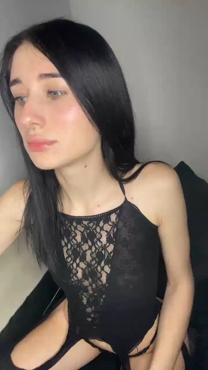 Loladiaaz – [Cam4] Nice Ticket Show Lips – 2025-05-17 09:43:44