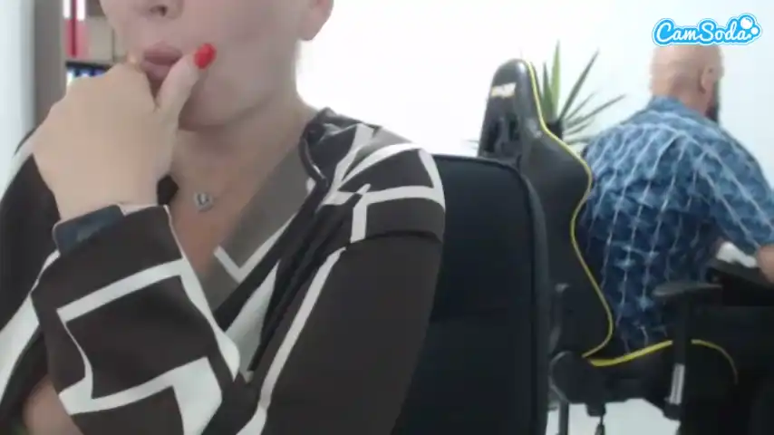 Mikagray – [Camsoda] Domi Teases Web Model – 2025-03-31 19:21:46