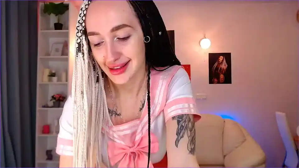 Tuttiright – [Manyvids Live] Playful Naughty Huge – 2025-04-06 12:49:57