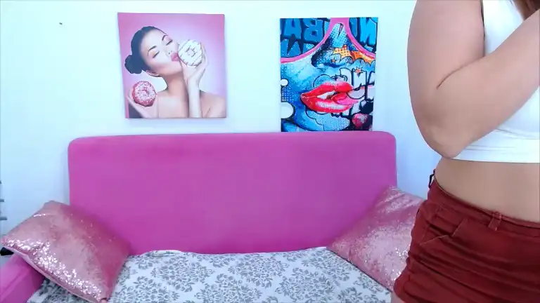 Roxxyluxe – [Streamate] Amateur Adult Slut – 2026-05-22 18:04:43
