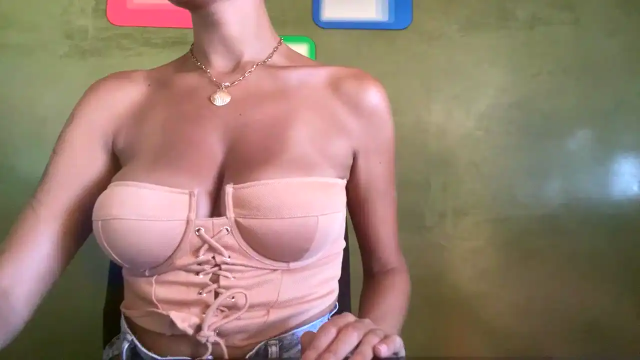 Patrymalaga – [Amateur.tv] Wonderful Amateur Rubbing Pussy – 2025-04-09 18:03:38