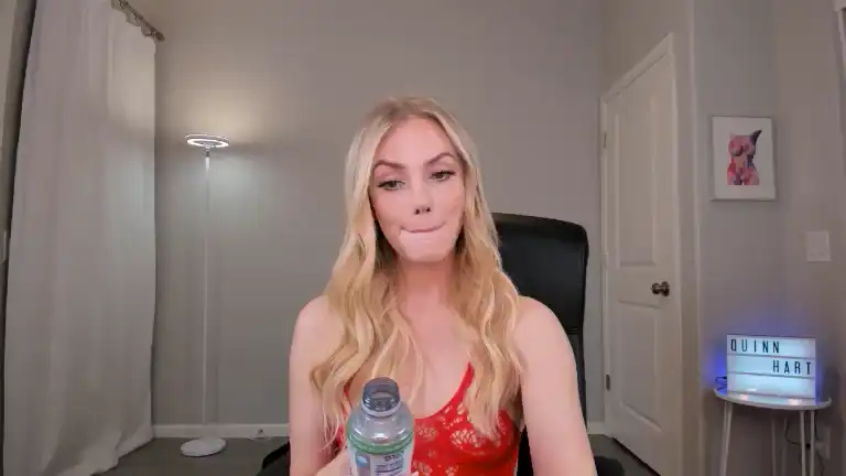 Quinnhart – [Streamate] Porn Web Chat Flashing Ass Amazing – 2025-08-18 13:23:03