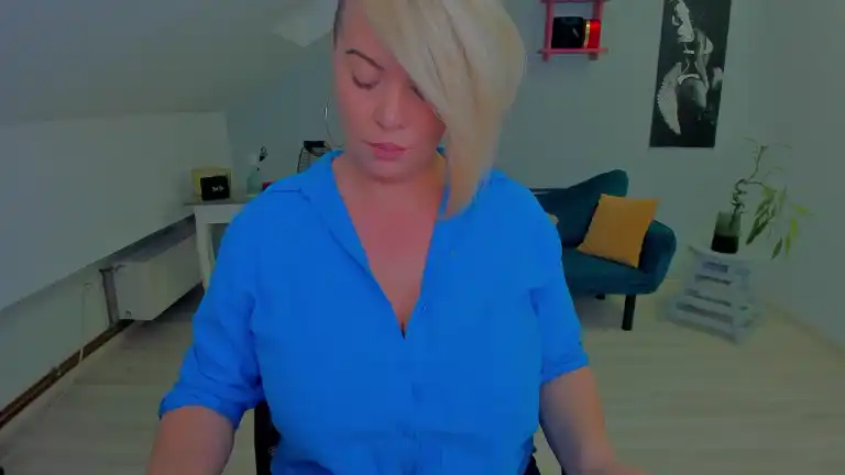 Alessiabliss – [Streamate] Licking Hot Parts Finger – 2025-07-01 13:48:30