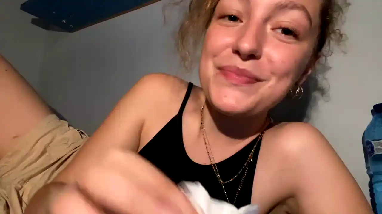 Iswithee – [Amateur.tv] Playful Webcam Model Ass – 2026-03-21 18:25:33