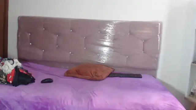 Sarabeckett – [Xlovecam] Horny Mom Pretty Cam Model – 2025-05-26 23:43:23
