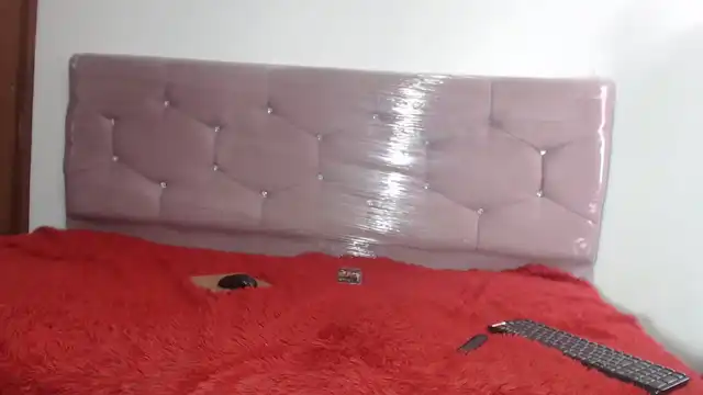 Sarabeckett – [Xlovecam] Rubbing Pussy Naked Natural Body – 2026-01-30 04:32:20